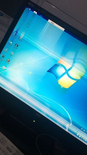 win7玩游戏画面闪烁？(win7笔记本屏幕一闪一闪)