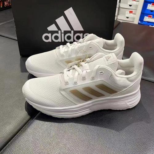 阿迪达斯十款经典鞋？（adidas哪些系列的鞋）